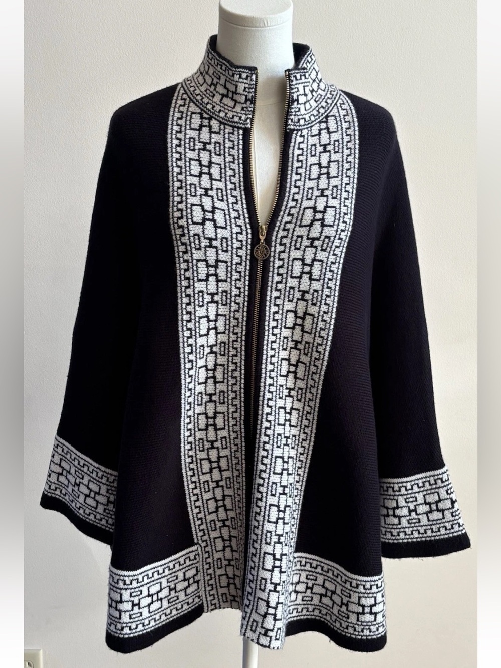 Anne Klein Black White Cape Poncho Sweater